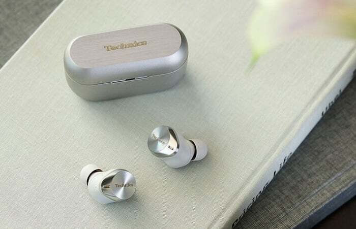 Fine-Tuned Aluminum Earbuds : Technics earbuds