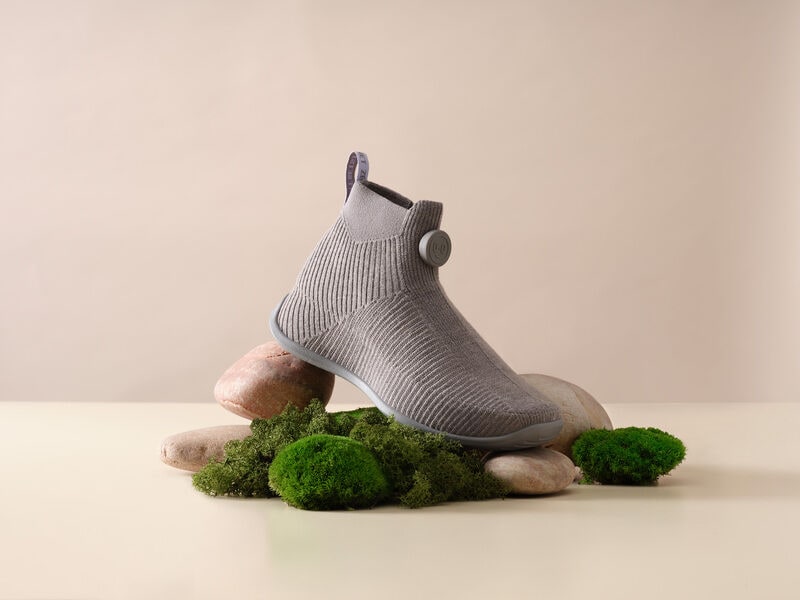 Sustainable Carbon-Neutral Sneakers Main Gallery Image