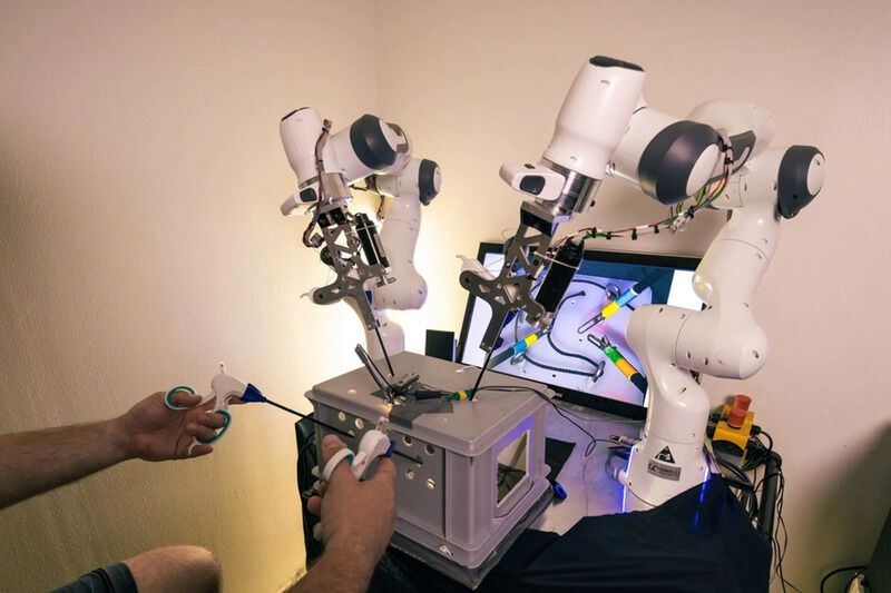 Four-Armed Surgical Robots