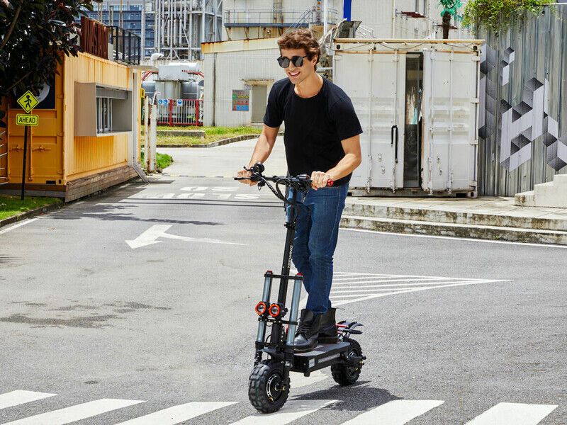 Hydraulic Shock Electric Scooters : dual-motor electric kick scooter