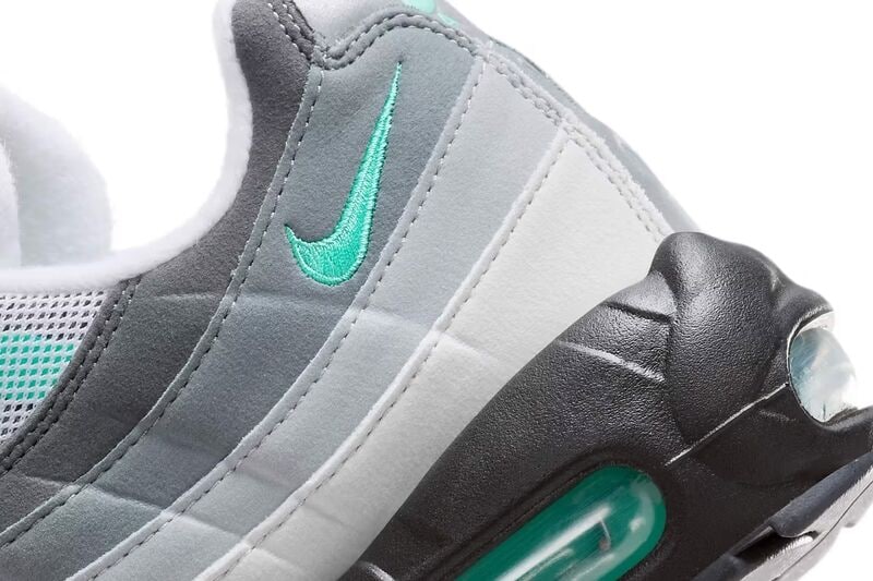 Nike on sale sneakers turquoise