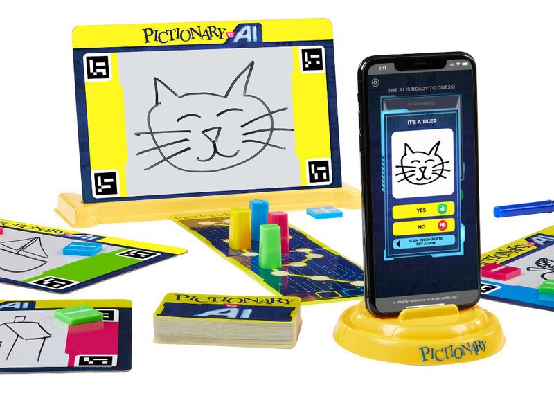 Tele Drawing - Telephone pictionary game played with families and