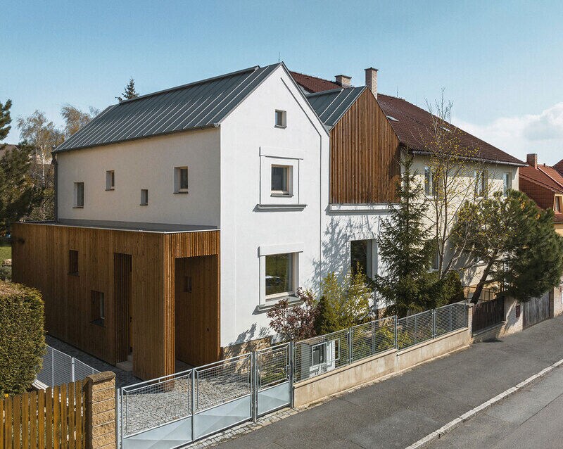 Juxtaposing History-Preserved Homes