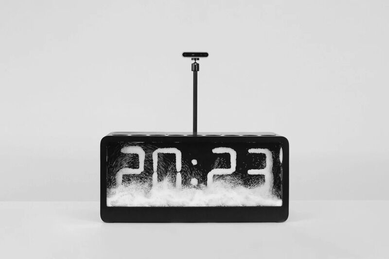 Snowglobe-Inspired Dynamic Clocks