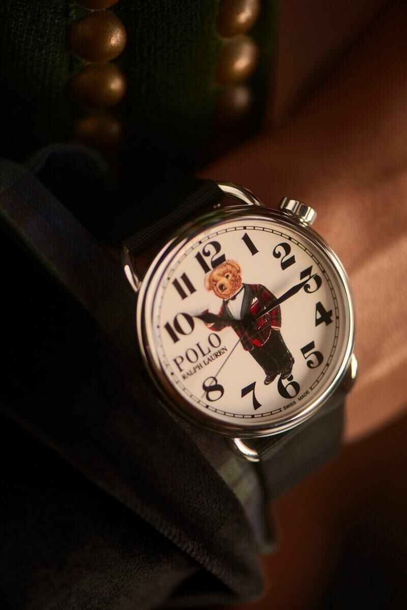 Festive Bear-Adorned Timepieces