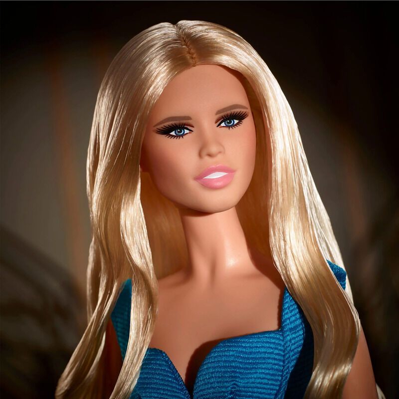 Fashion Legend Barbie Dolls : Claudia Schiffer Barbie