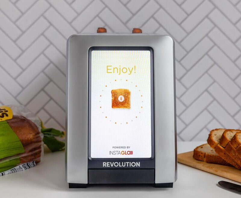 Modern WiFi-Equipped Toasters : revolution cooking