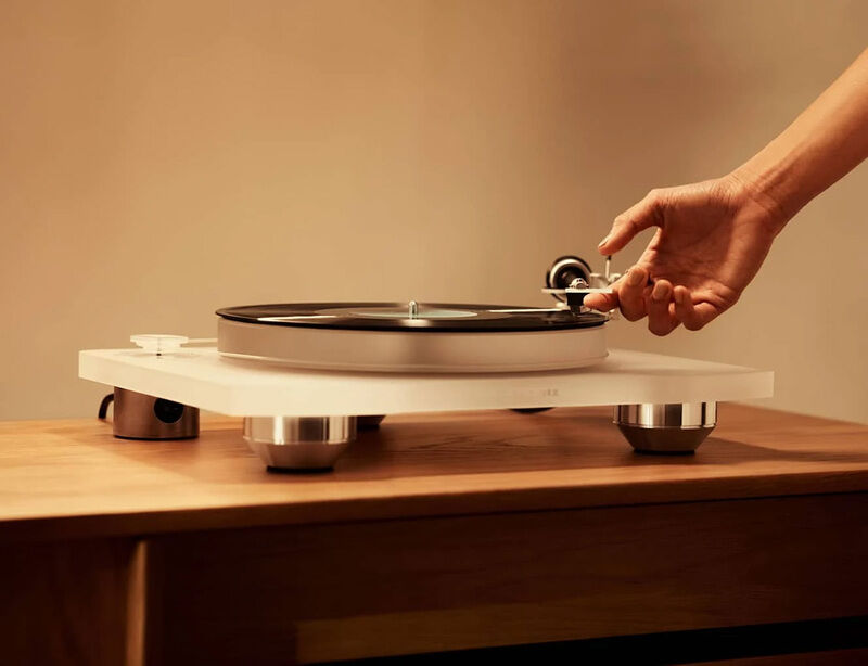 Minimal Frosted Turntables