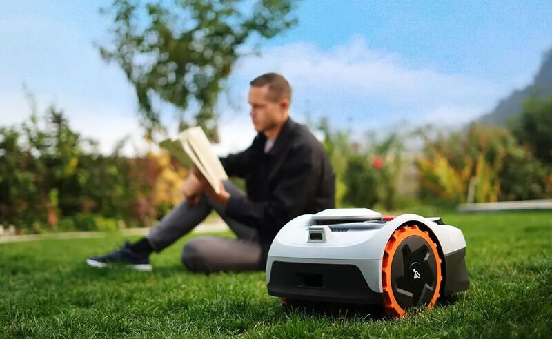 AI-Supported Robot Lawnmowers