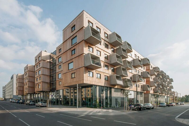 Golden Age-Honoring Housing Blocks