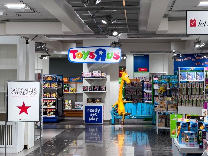 In-Airport Toy Retailers