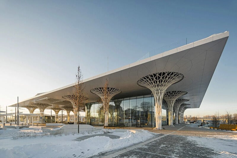 Latticed-Steel Transport Hub Columns