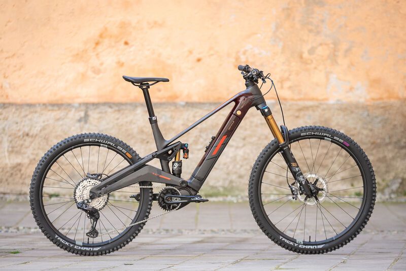 Racing Track-Ready E-Bikes