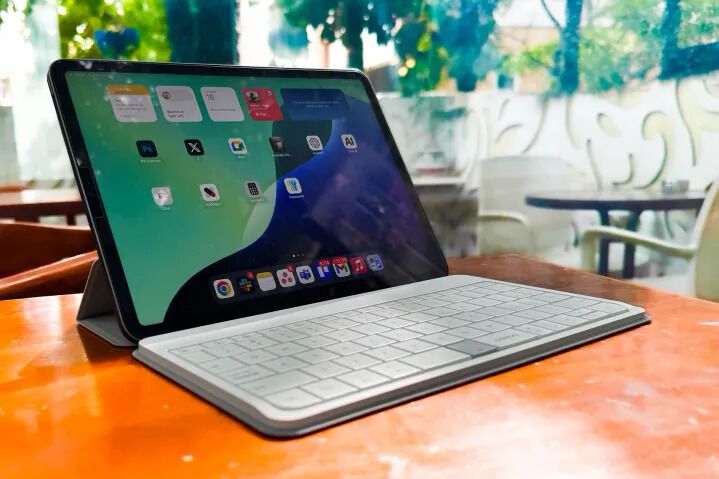 Sleek Tablet Productivity Keyboards