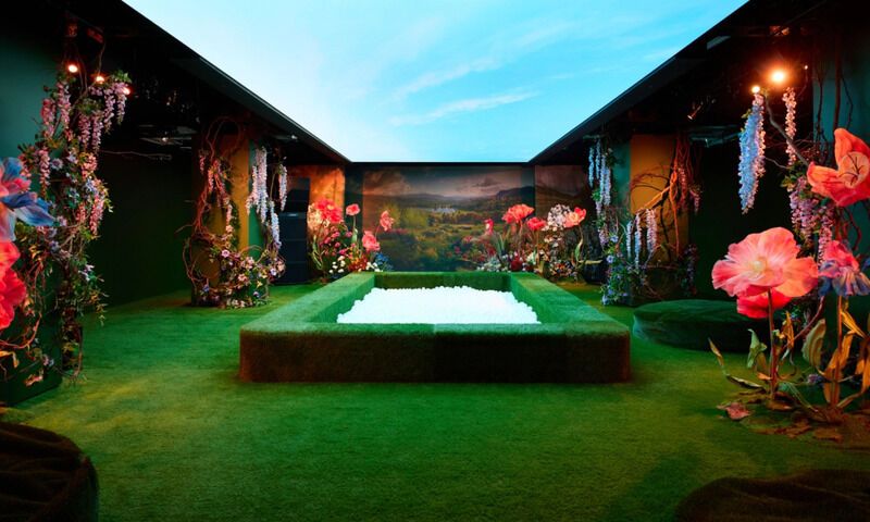 Immersive Garden Bar Experiences