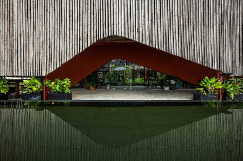 Bamboo Screen-Wrapped Restaurants