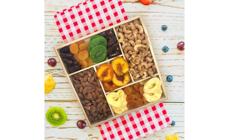 Balanced Fruity Snack Trays