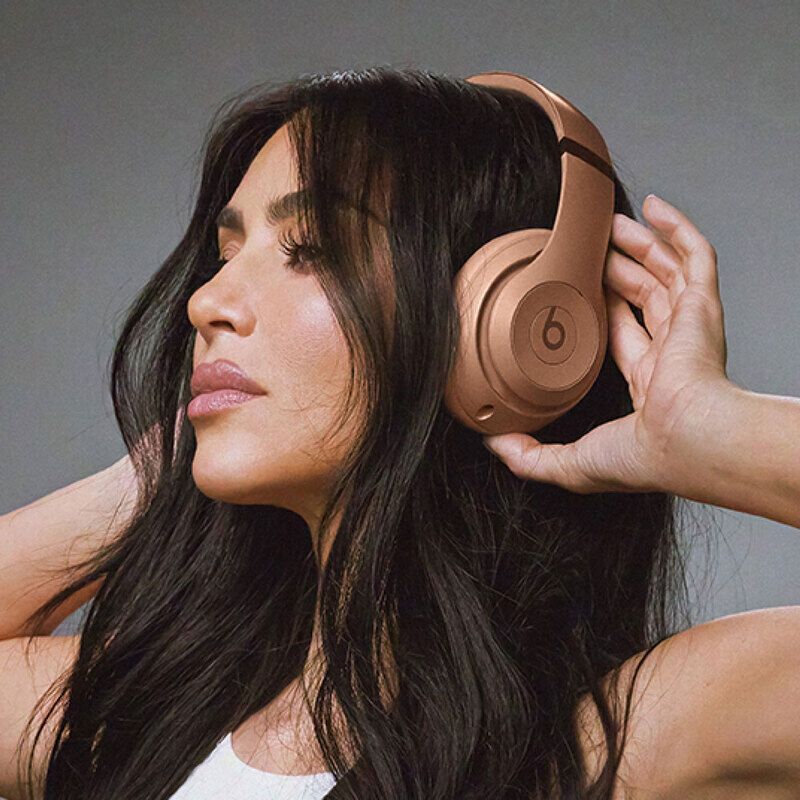 Monochromatic Celeb-Approved Headphones