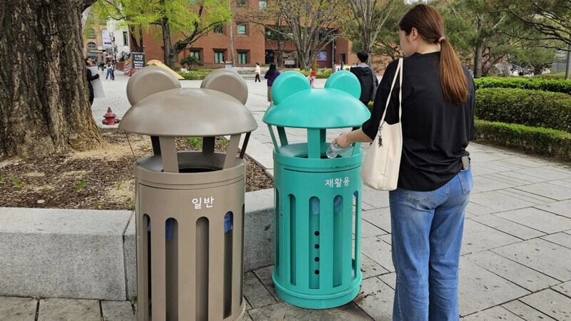 Adorable Public Rubbish Bins