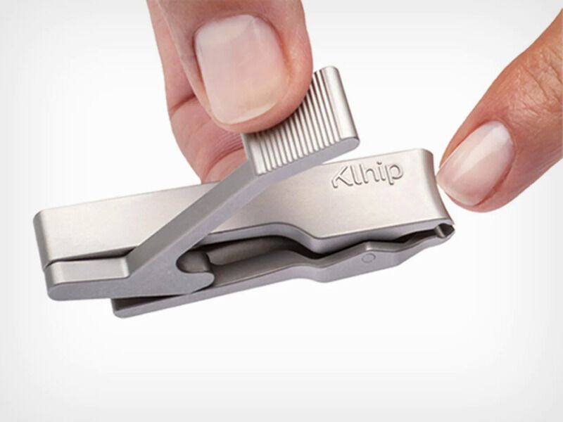 Lever-Integrated Nail Clippers