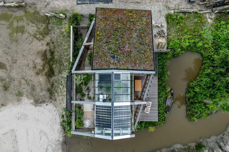 Greenhouse-Topped Residences