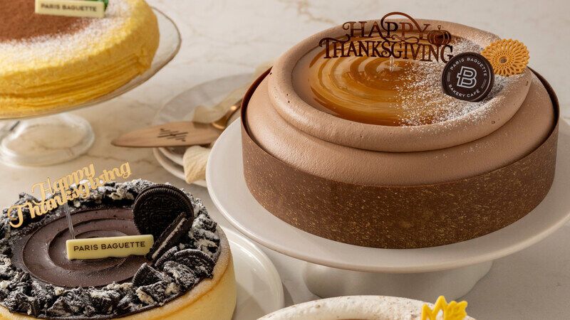 Gourmet Thanksgiving Cakes