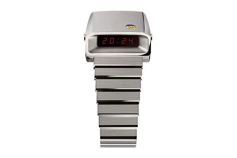 Retrofuturism Metallic Timepieces