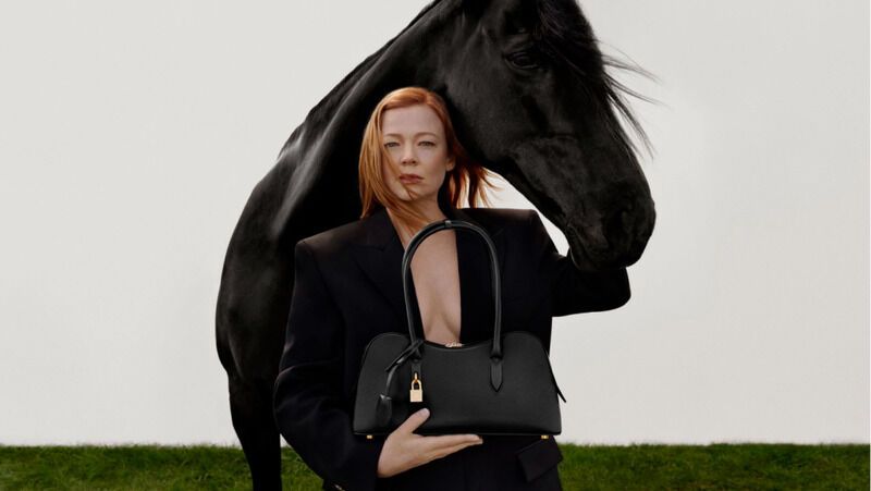 Horse-Themed Bag Campaigns