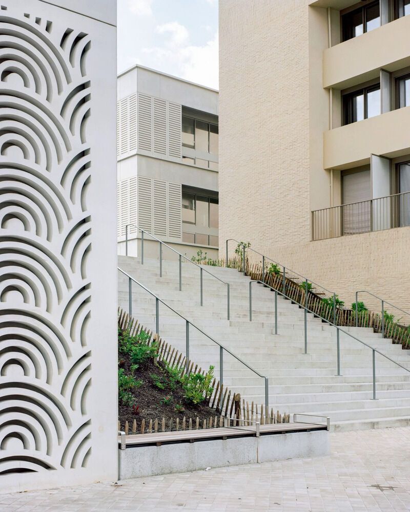 Stone-Clad Commercial Blocks