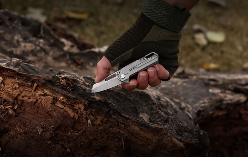 Micro-Sized Titanium Pocket Knives