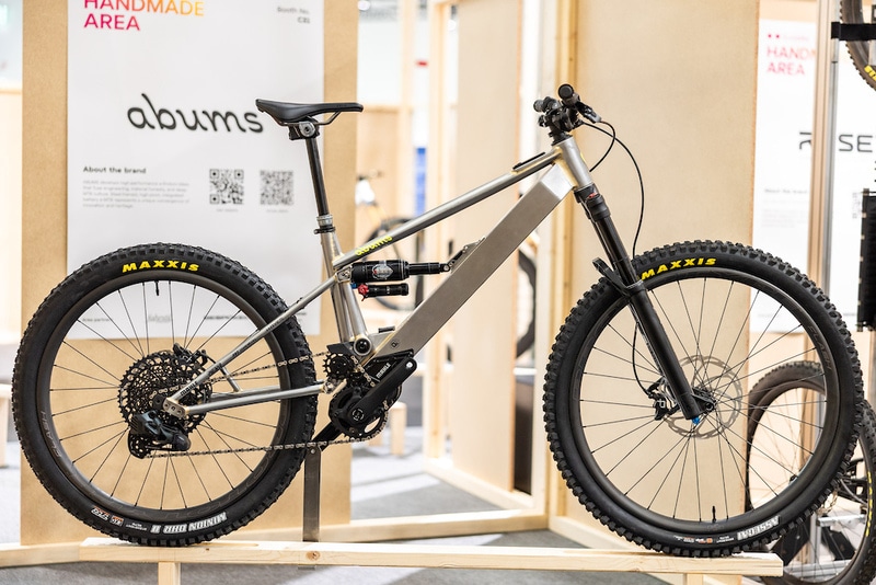 Debut Powerful eBikes Main Gallery Image