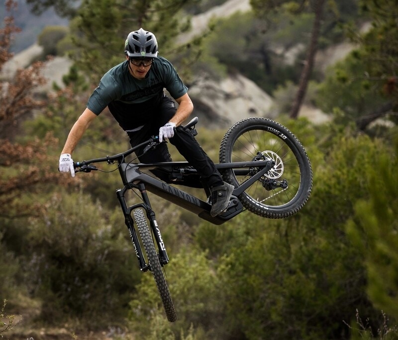 High-Capacity Carbon eBikes Main Gallery Image