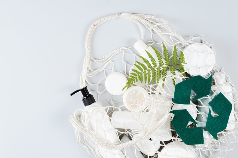 Beauty-Centered Recycling Projects Main Gallery Image