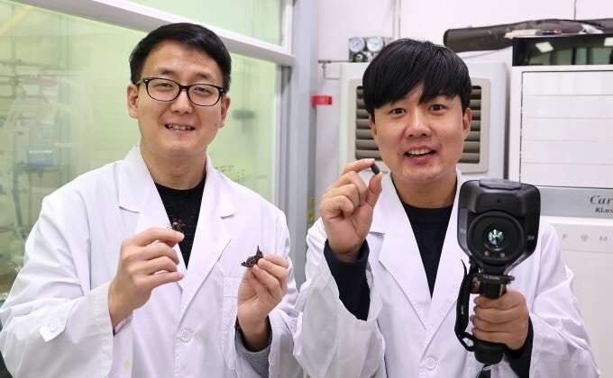 Waste Sulfur-Made Robots Main Gallery Image