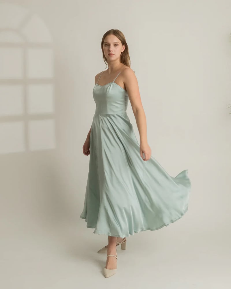 Eco-Conscious Professional Clothing Lines Main Gallery Image