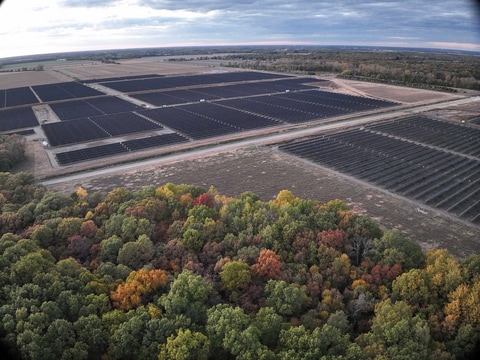 Solar Power Agreements Main Gallery Image