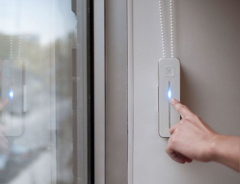 Weather-Reacting Window Gadgets