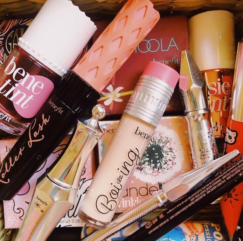 Holiday Beauty Delivery Services : Benefits Cosmetics