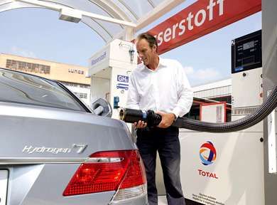 BMW Hydrogen Combustion 7-Series