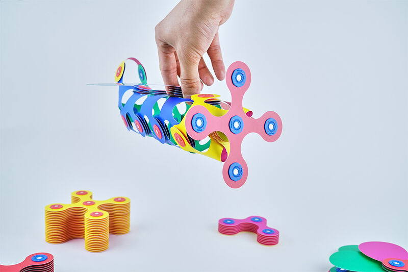 magnetic wheel toy