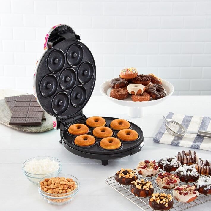 Honderd jaar Stijgen Burger Mini Donut Making Machines : Dash Express Mini Donut Maker