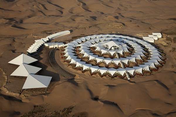 Self-Sustaining Desert Hotels