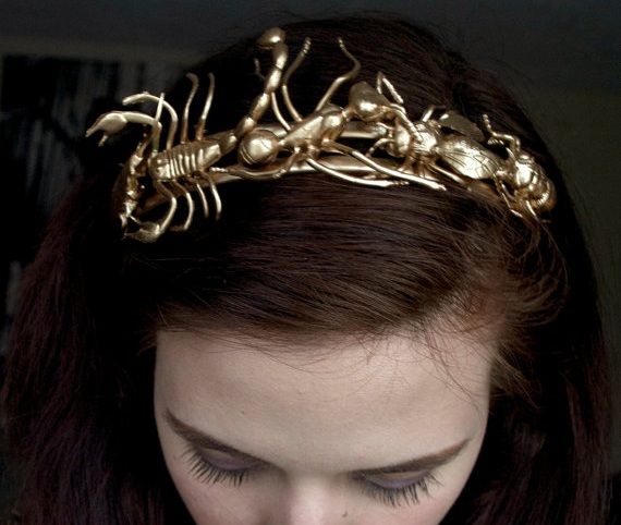 11 Glamorously Golden Hair Accessories