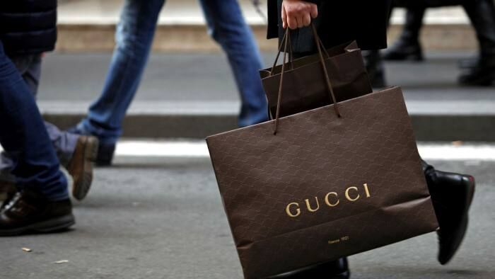 Luxury E-Commerce Partnerships : Gucci Tmall Store