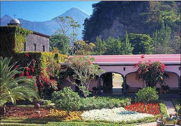 Hacienda de San Antonio.Luxury at the foot of a volcano.