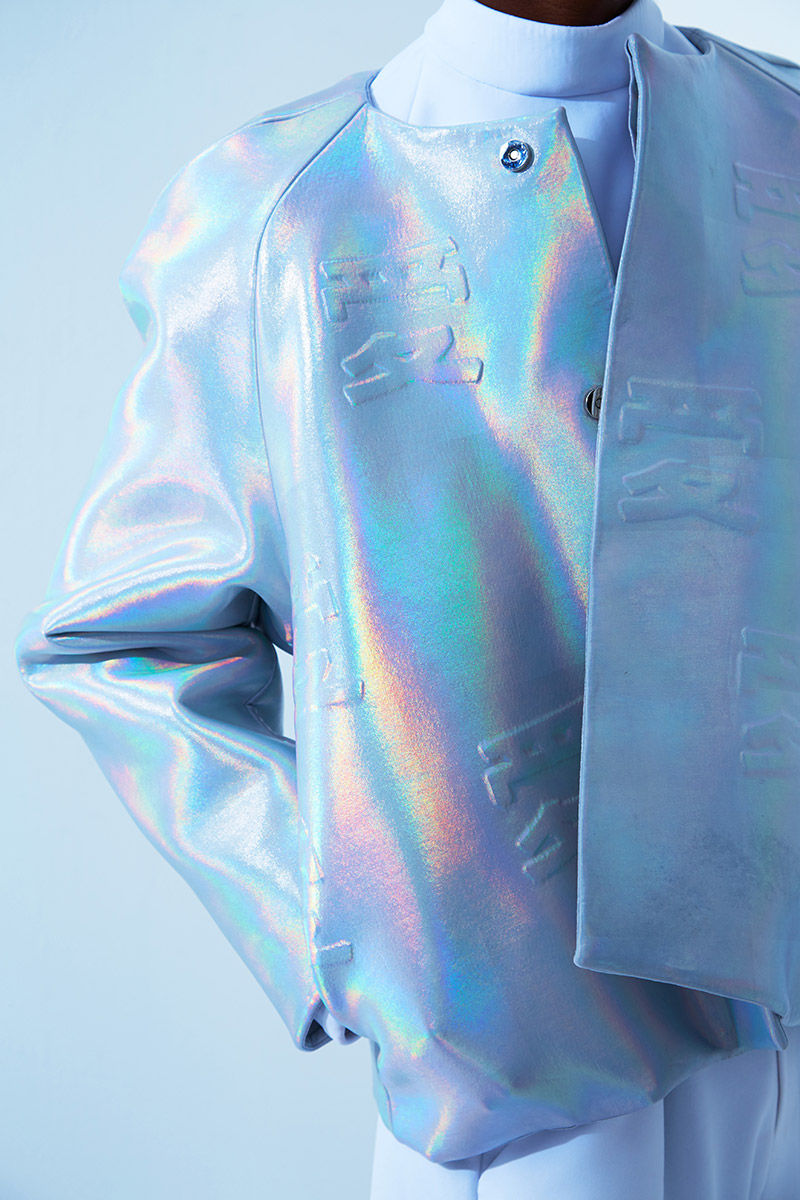 30 Holographic Design Finds