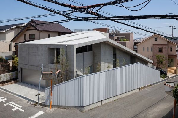 Maze-Filled Minimalist Houses