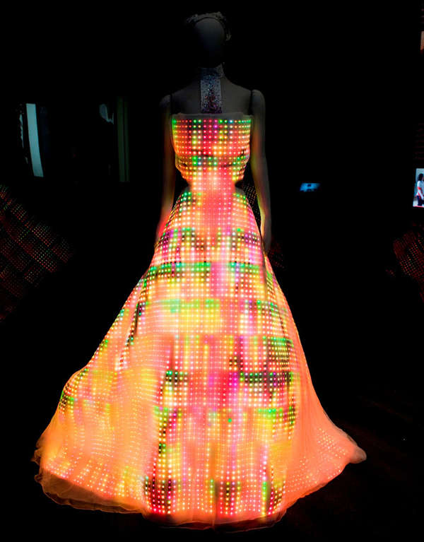 11 Examples of Illuminated Dresses