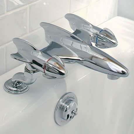 Plane-Shaped Water Dispensers