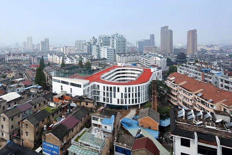 Rooftop Running Track Architecture